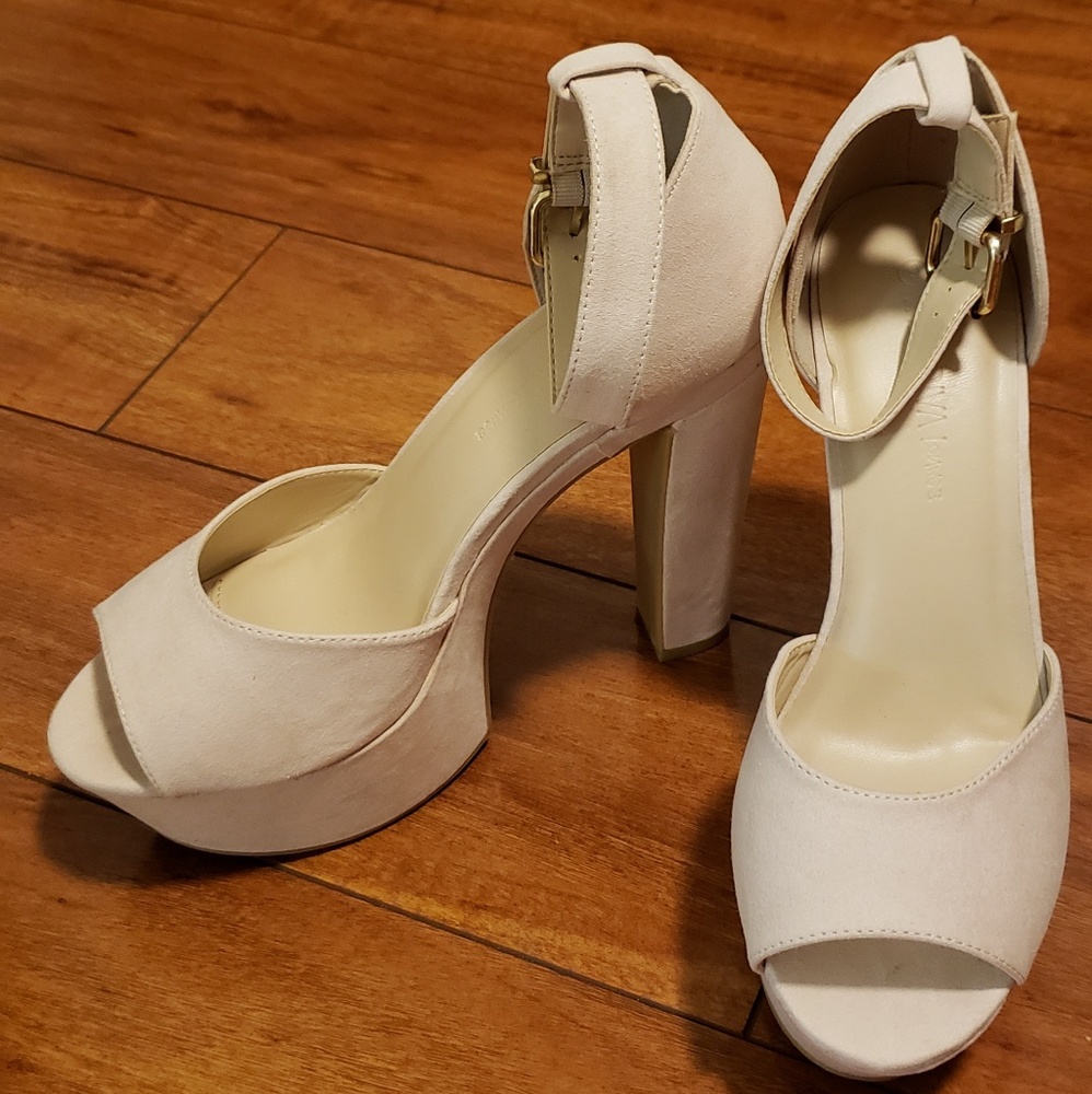 Wild Diva Platforms